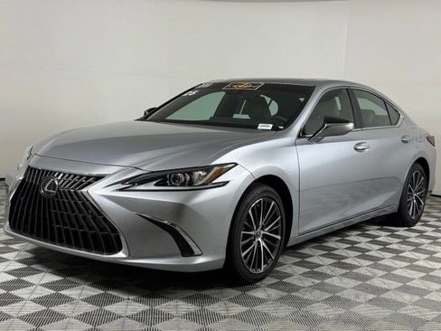 Used 2025 Lexus ES 350 w/ Premium Package FWD image 2