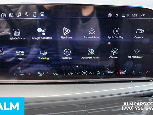 Used 2025 Chevrolet Traverse LT w/ Enhanced Driving Package image 40