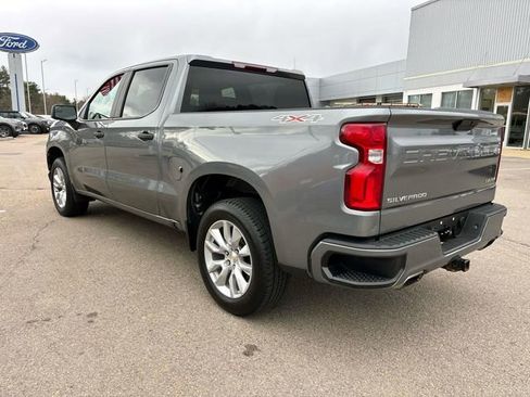 Used 2020 Chevrolet Silverado 1500 Custom w/ Custom Value Package AWD/4WD image 5