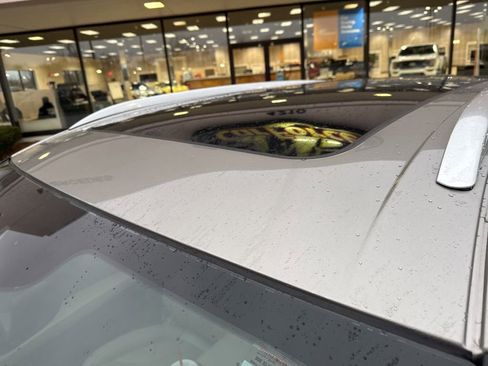 Used 2023 Lincoln Nautilus Reserve w/ Equipment Group 201A image 11