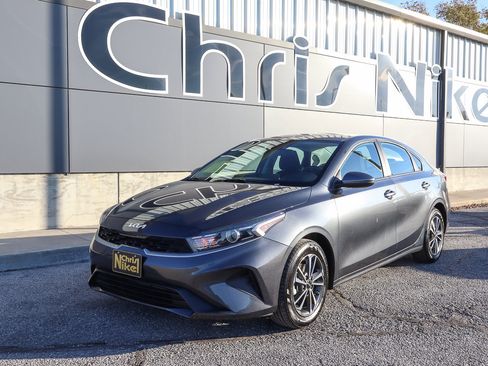 Used 2024 Kia Forte LXS image 1