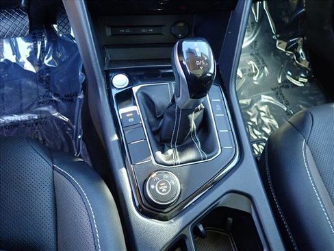 Used 2023 Volkswagen Taos SEL image 22