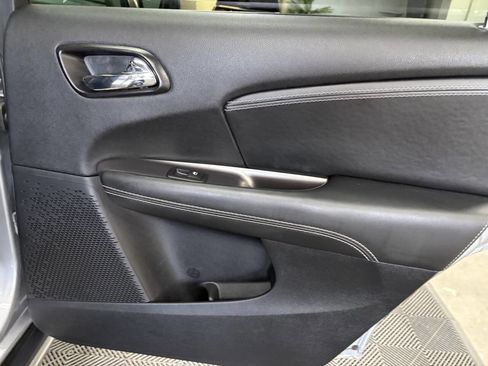 Used 2019 Dodge Journey Crossroad w/ Nav & Sun Group image 44