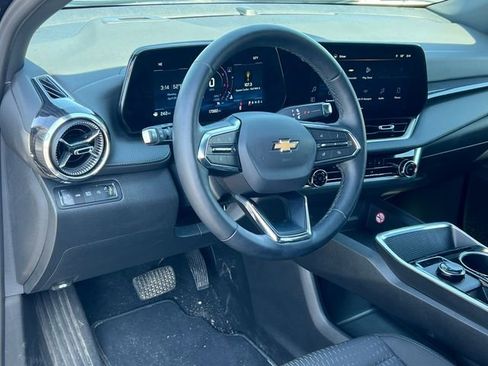 Used 2026 Chevrolet Equinox LT AWD/4WD image 15