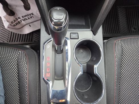 Used 2017 GMC Terrain SLE image 28