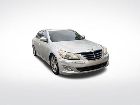 Used 2013 Hyundai Genesis 3.8 w/ Premium Pkg RWD image 2