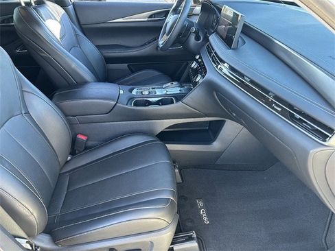 Certified 2025 INFINITI QX60 Luxe image 12