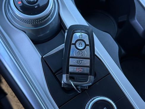 Used 2022 Ford Explorer XLT w/ Equipment Group 202A image 13