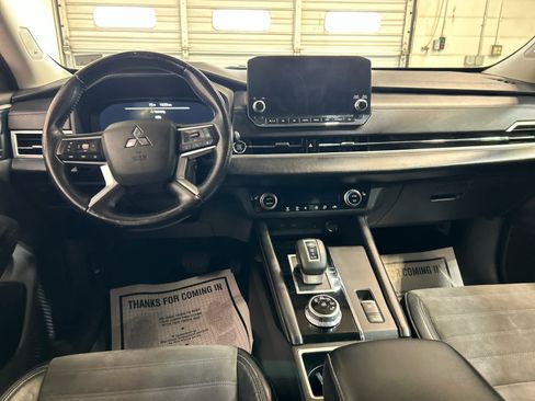 Used 2022 Mitsubishi Outlander SE FWD image 4