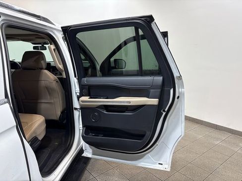 Used 2024 Ford Expedition Max Limited image 11