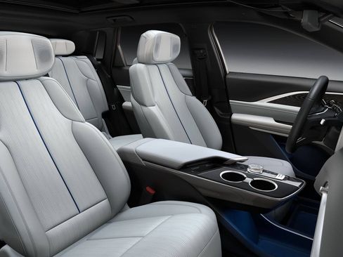 New 2024 Cadillac Lyriq Sport image 51