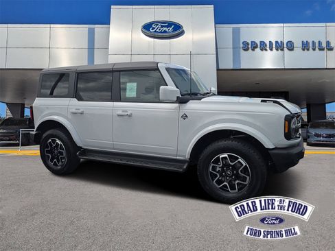 New 2025 Ford Bronco Outer Banks image 1