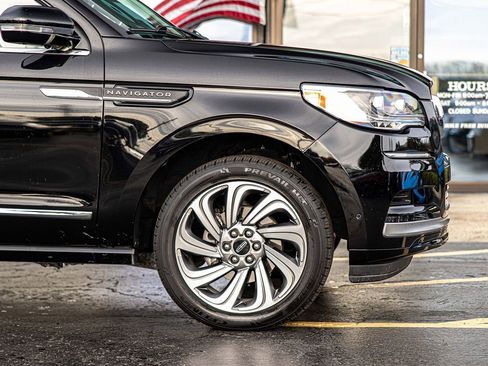 Used 2023 Lincoln Navigator Reserve AWD/4WD image 10