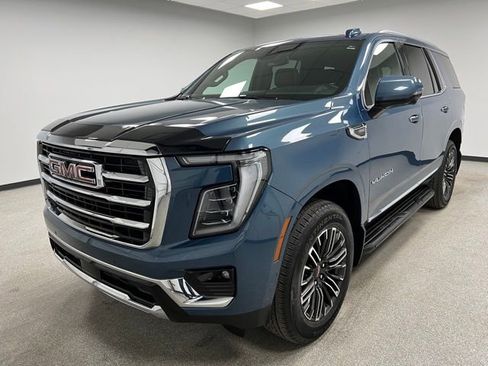 Used 2025 GMC Yukon Elevation AWD/4WD image 4