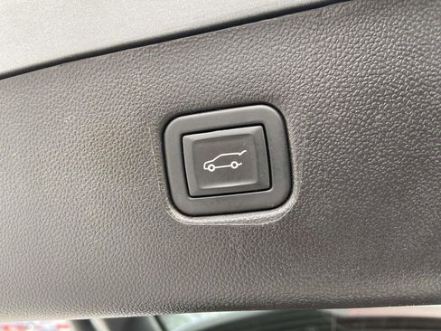 Used 2024 Chevrolet Blazer RS w/ Enhanced Convenience Package FWD image 11