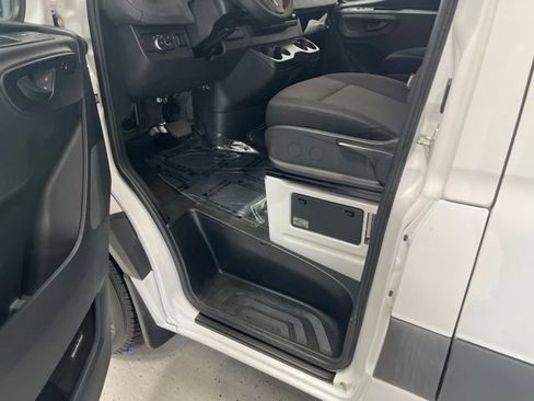 Used 2024 Mercedes-Benz Sprinter 2500 image 13