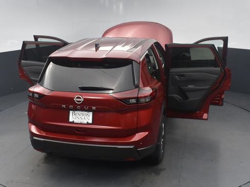 Used 2025 Nissan Rogue S FWD image 23