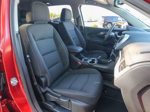 Used 2023 GMC Terrain SLE w/ Driver Convenience Package image 23