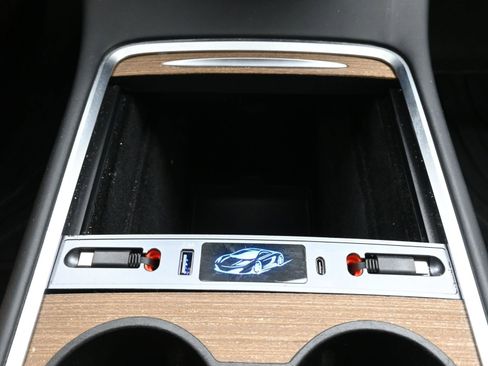 Used 2022 Tesla Model 3 Performance image 15