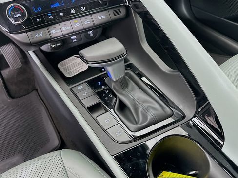 New 2026 Hyundai Elantra Limited FWD image 15