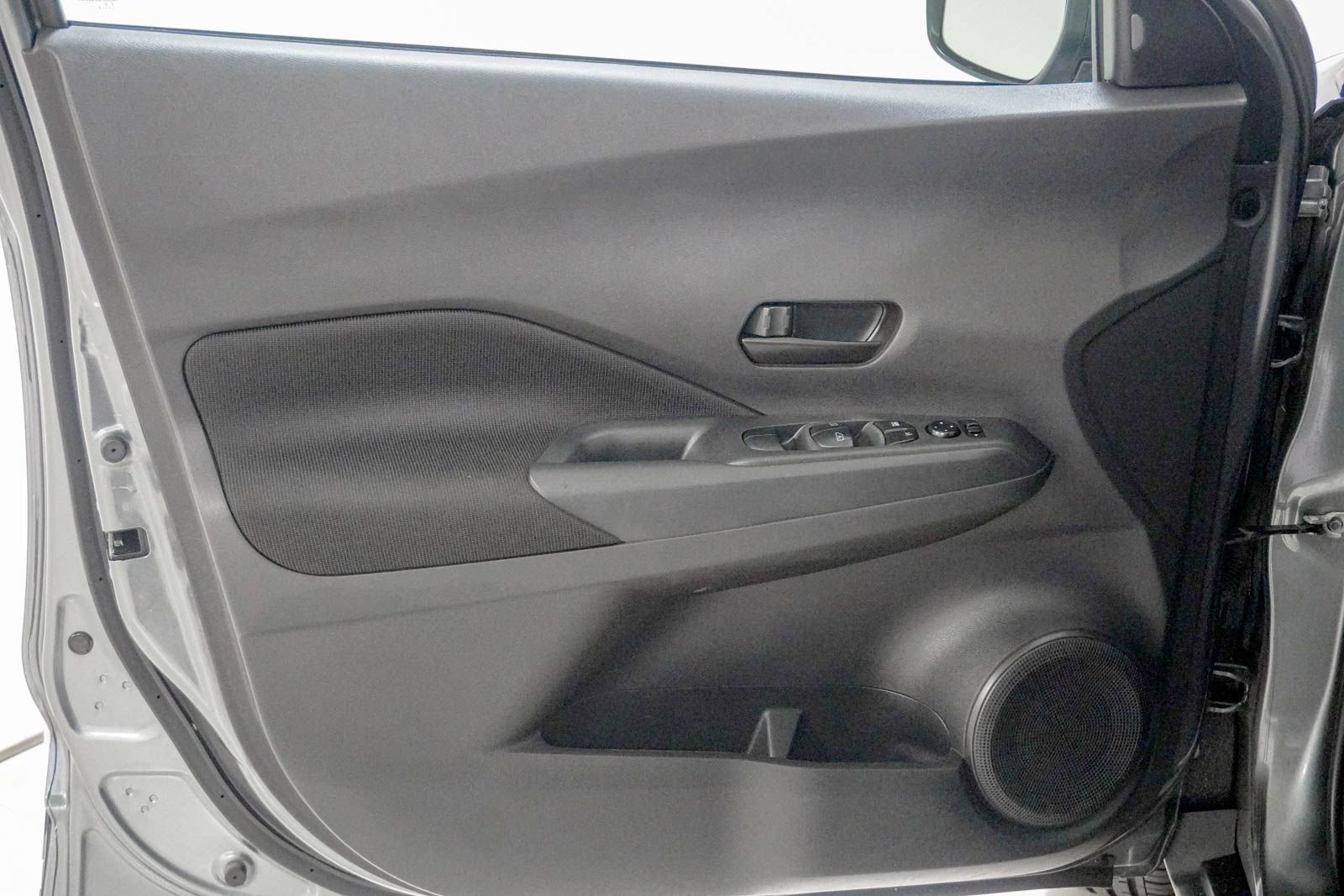 Used 2023 Nissan Kicks S FWD image 16