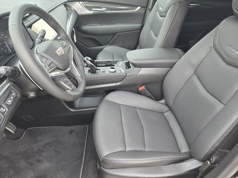 New 2025 Cadillac XT5 Sportv w/ LPO, Red Accent Package image 9