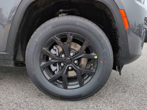 New 2026 Jeep Grand Cherokee Altitude RWD image 10