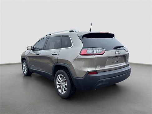 Used 2019 Jeep Cherokee Latitude w/ Popular Appearance Group image 4