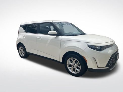 Used 2023 Kia Soul S FWD image 2