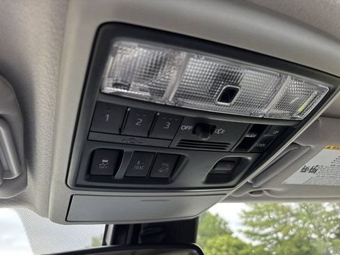 Used 2023 Toyota 4Runner 40th Anniversary SE AWD/4WD image 46