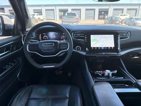 Used 2022 Jeep Wagoneer Series I w/ Convenience Group I AWD/4WD image 10