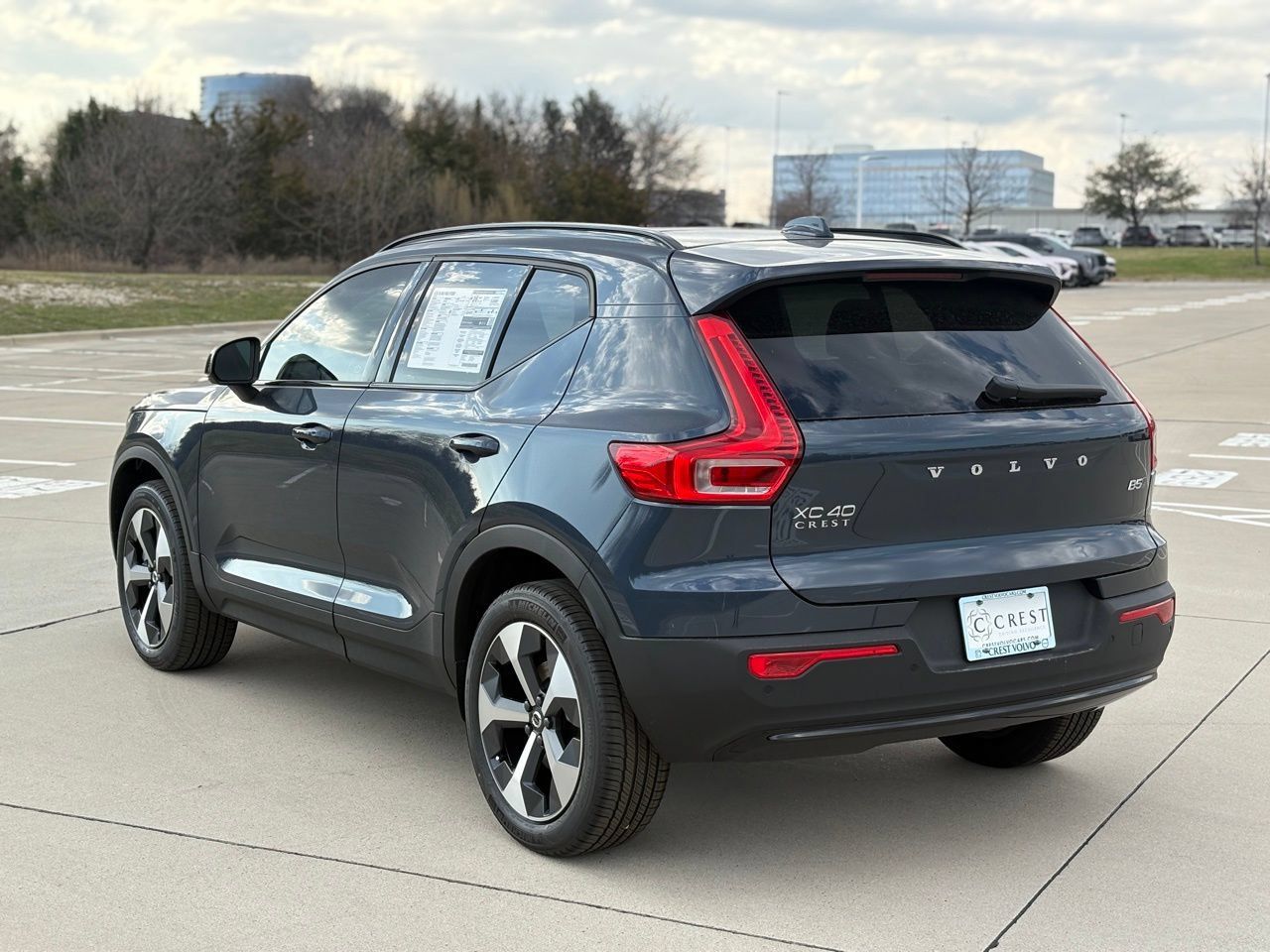 New 2026 Volvo XC40 B5 Core w/ Climate Package AWD/4WD image 6