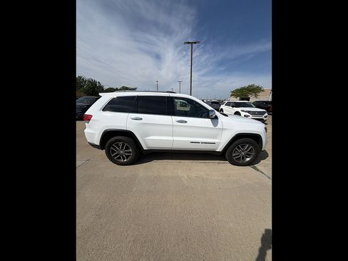 Used 2018 Jeep Grand Cherokee Limited w/ Luxury Group II AWD/4WD image 2