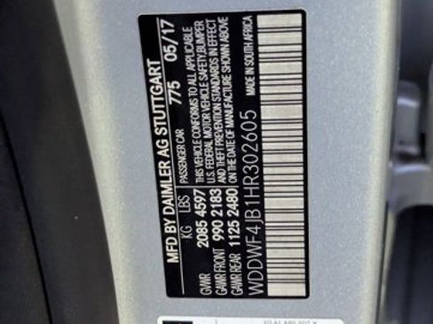 Used 2017 Mercedes-Benz C 300 Sedan image 15