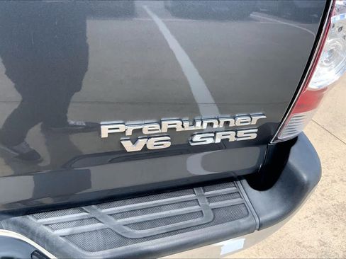 Used 2014 Toyota Tacoma PreRunner w/ SR5 Package RWD image 10