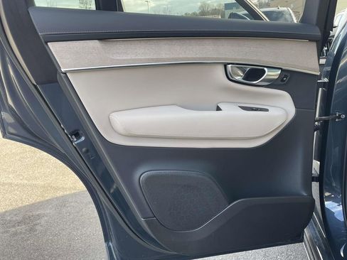 Used 2025 Volvo XC90 B5 Plus image 2