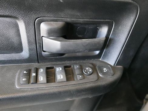 Used 2023 RAM 2500 Tradesman w/ Chrome Appearance Group image 17