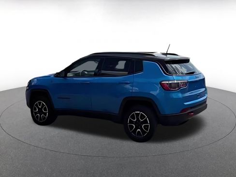 Used 2025 Jeep Compass Trailhawk AWD/4WD image 13