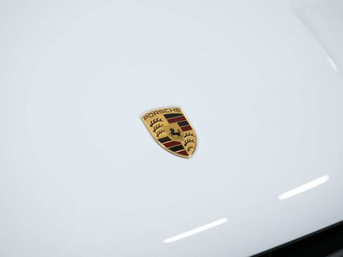 New 2026 Porsche Macan AWD/4WD image 17