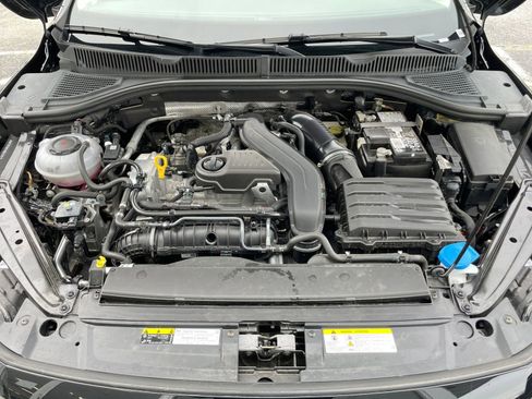 Used 2025 Volkswagen Jetta SE image 32