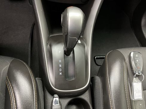 Used 2019 Chevrolet Trax LT w/ Sun & Sound Package AWD/4WD image 24