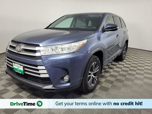 Used 2018 Toyota Highlander Plus AWD/4WD image 1