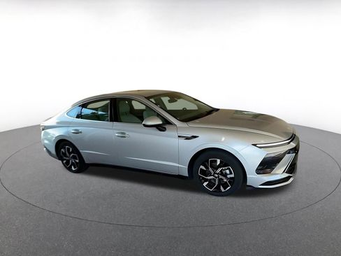 Used 2025 Hyundai Sonata SEL image 2