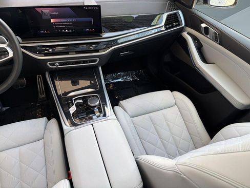Used 2024 BMW X5 xDrive50e w/ M Sport Package AWD/4WD image 32