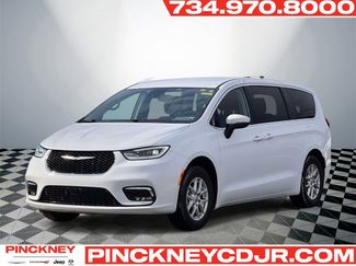 Used 2023 Chrysler Pacifica Touring-L video 1