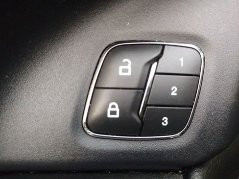 Used 2020 Ford Expedition XLT w/ Equipment Group 202A image 35