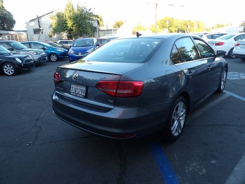 Used 2015 Volkswagen Jetta SEL FWD image 3
