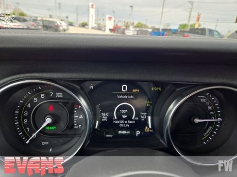 Used 2023 Jeep Wrangler Unlimited Sahara w/ Cold Weather Group AWD/4WD image 5