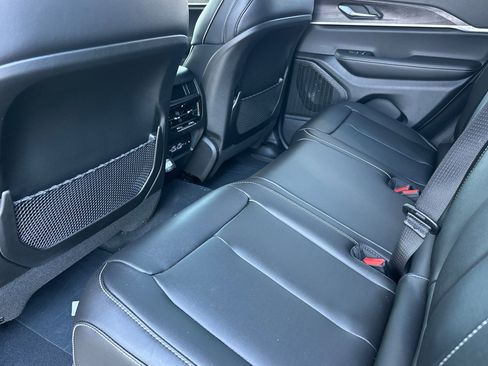 New 2025 Jeep Grand Cherokee Limited w/ Black Appearance Package image 11