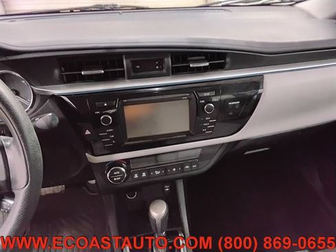 Used 2015 Toyota Corolla LE image 12